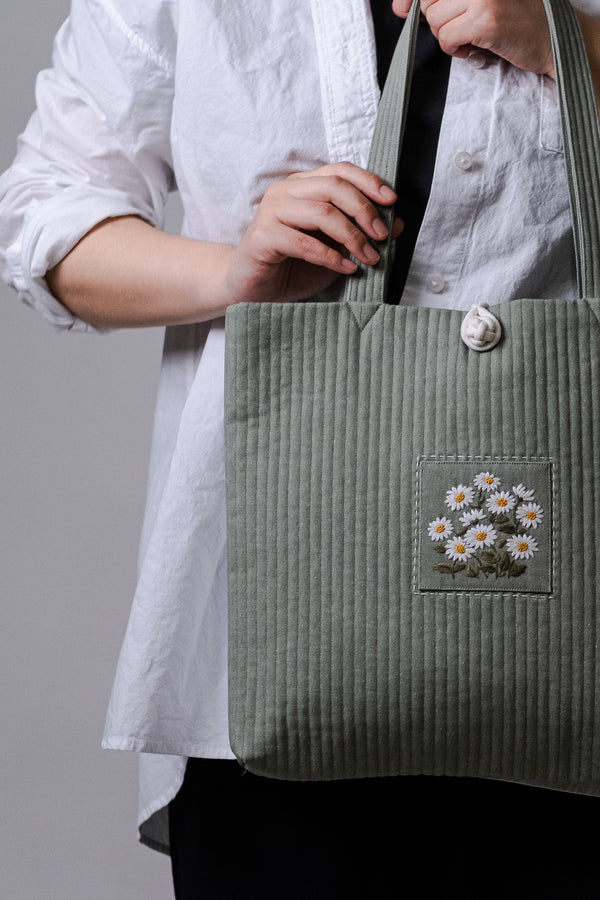 KKOT TOTE | MOSS PATCH DAISY