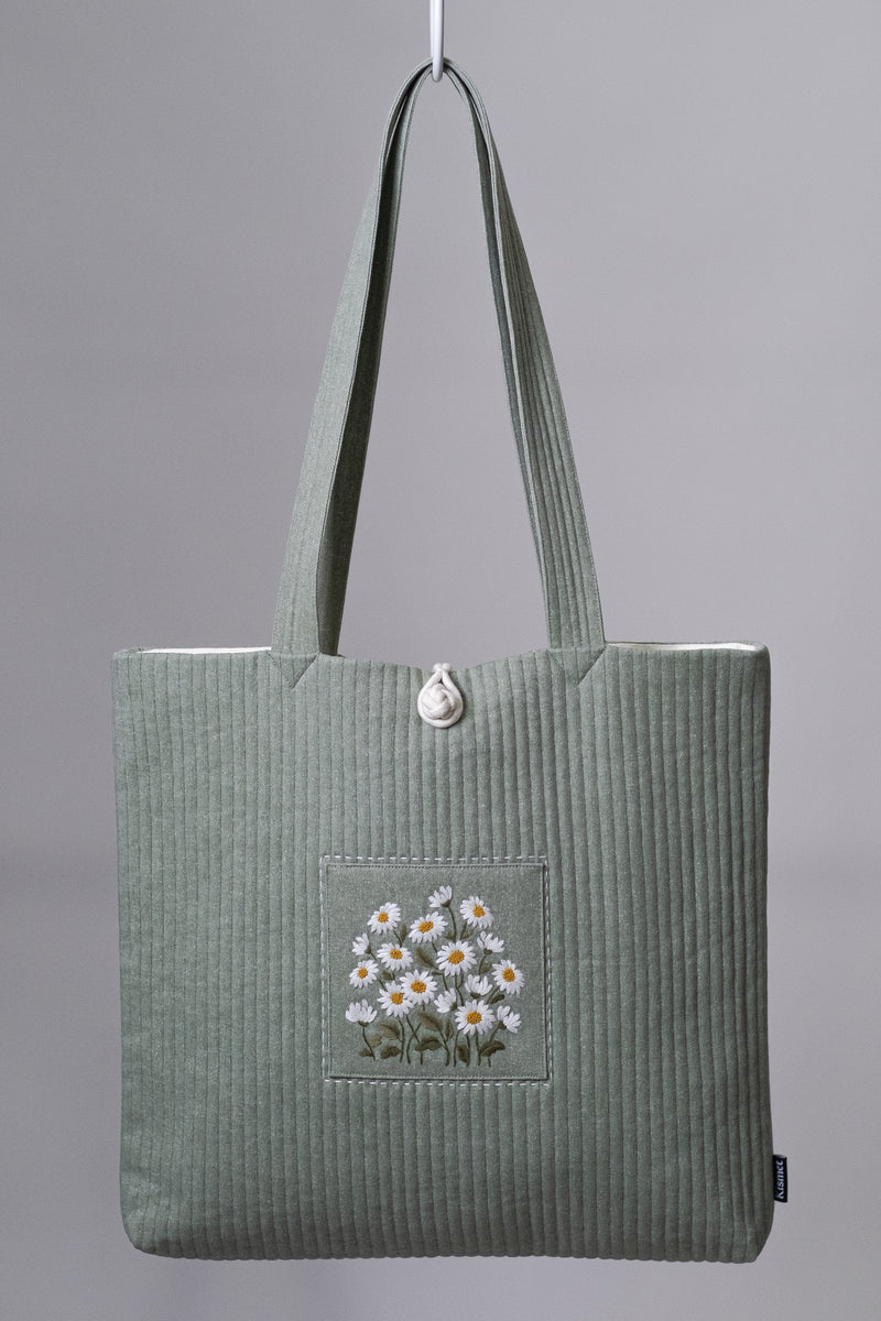 KKOT TOTE | MOSS PATCH DAISY