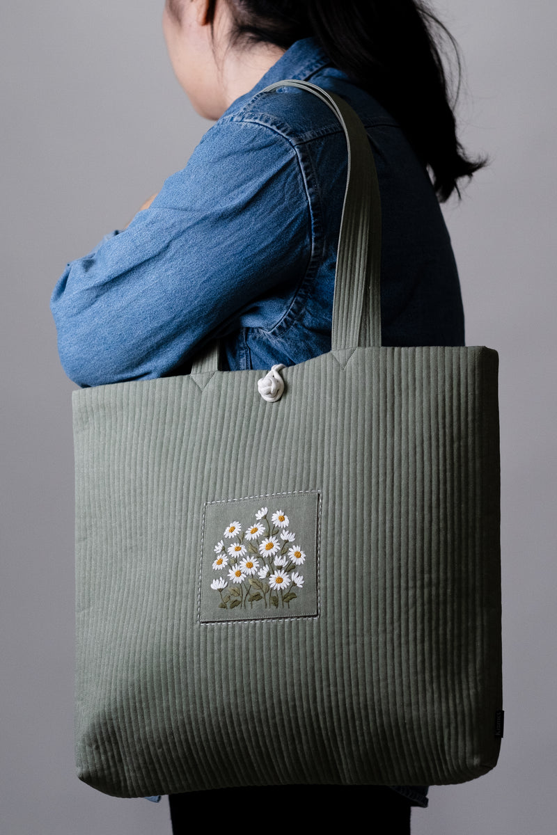 KKOT TOTE | MOSS PATCH DAISY